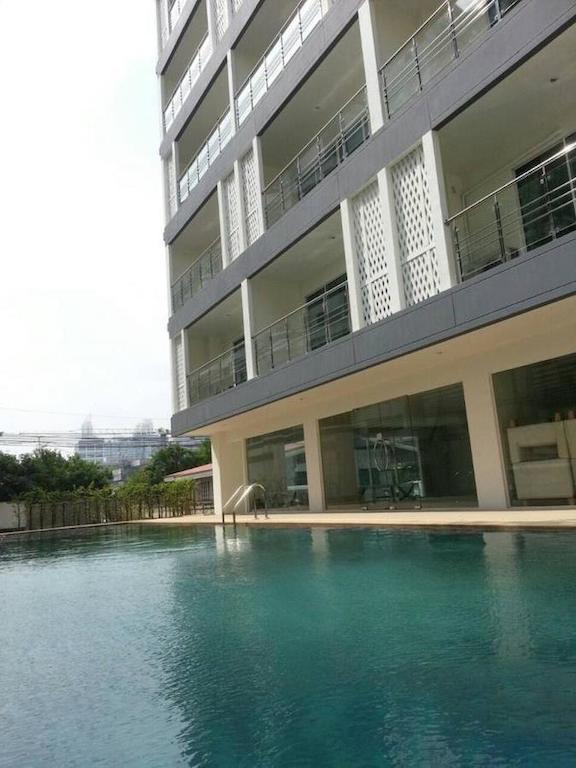 Hotel R-Con Rest Sea Pattaya Exterior foto