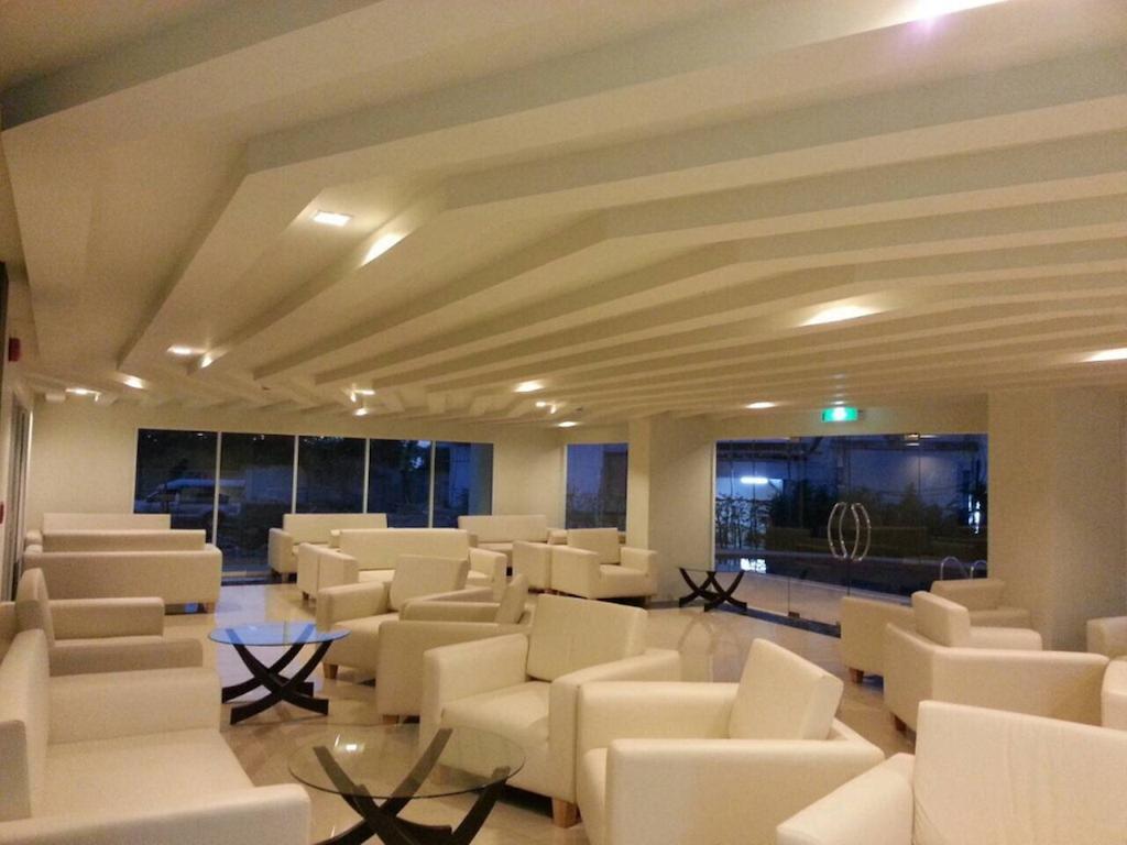 Hotel R-Con Rest Sea Pattaya Exterior foto