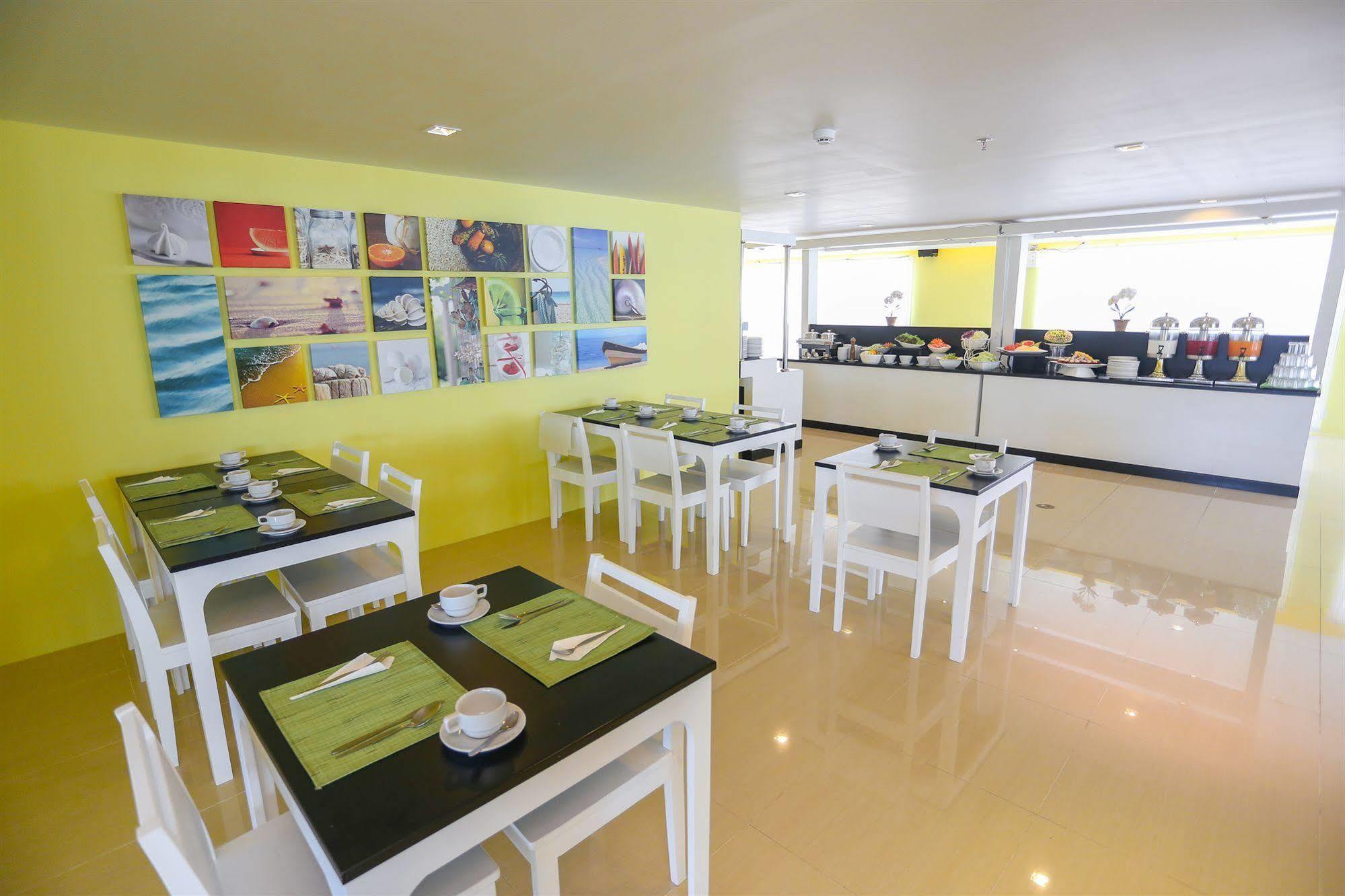 Hotel R-Con Rest Sea Pattaya Exterior foto