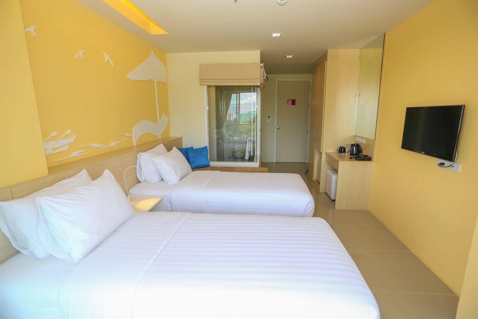 Hotel R-Con Rest Sea Pattaya Exterior foto