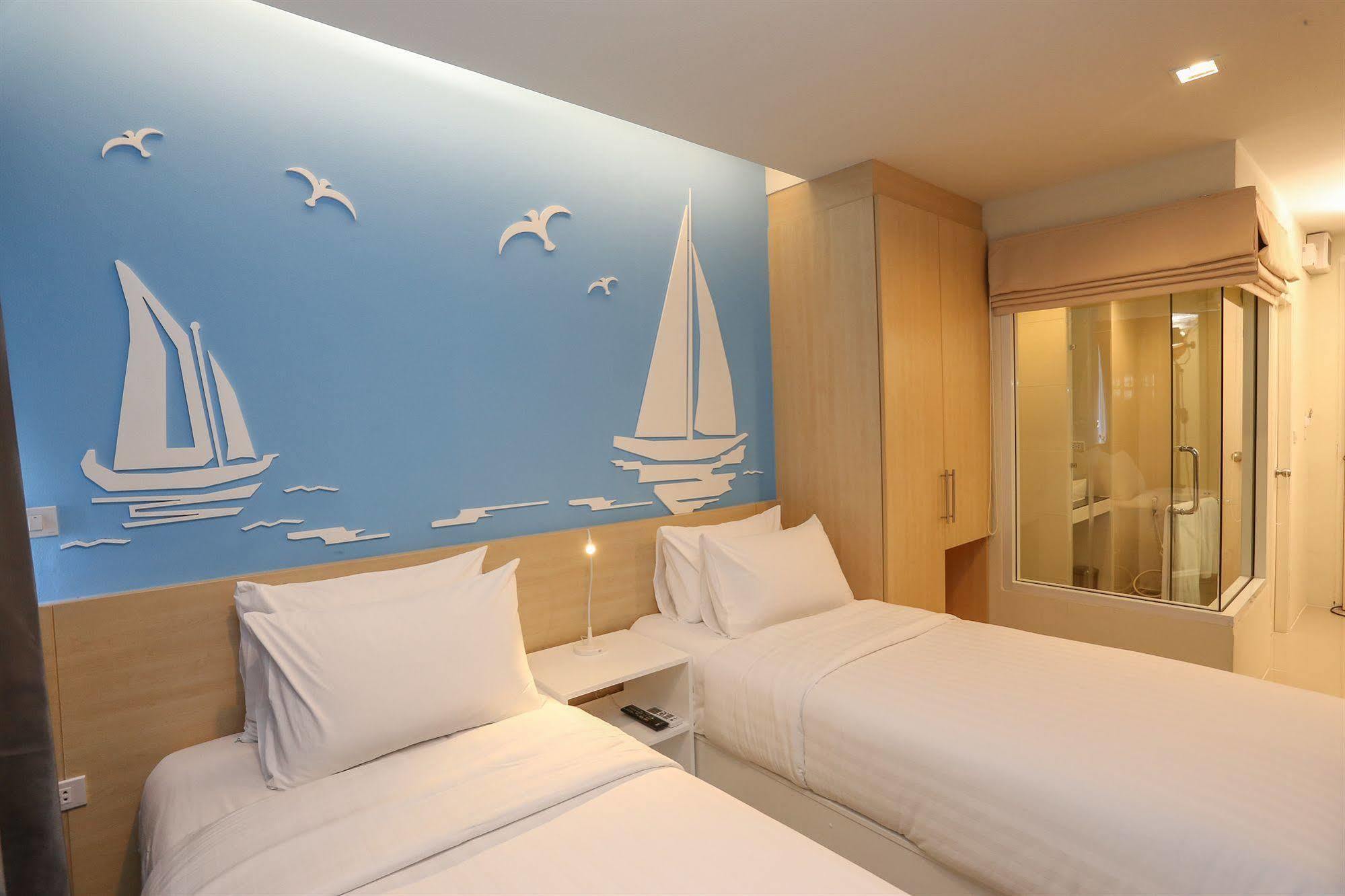 Hotel R-Con Rest Sea Pattaya Exterior foto