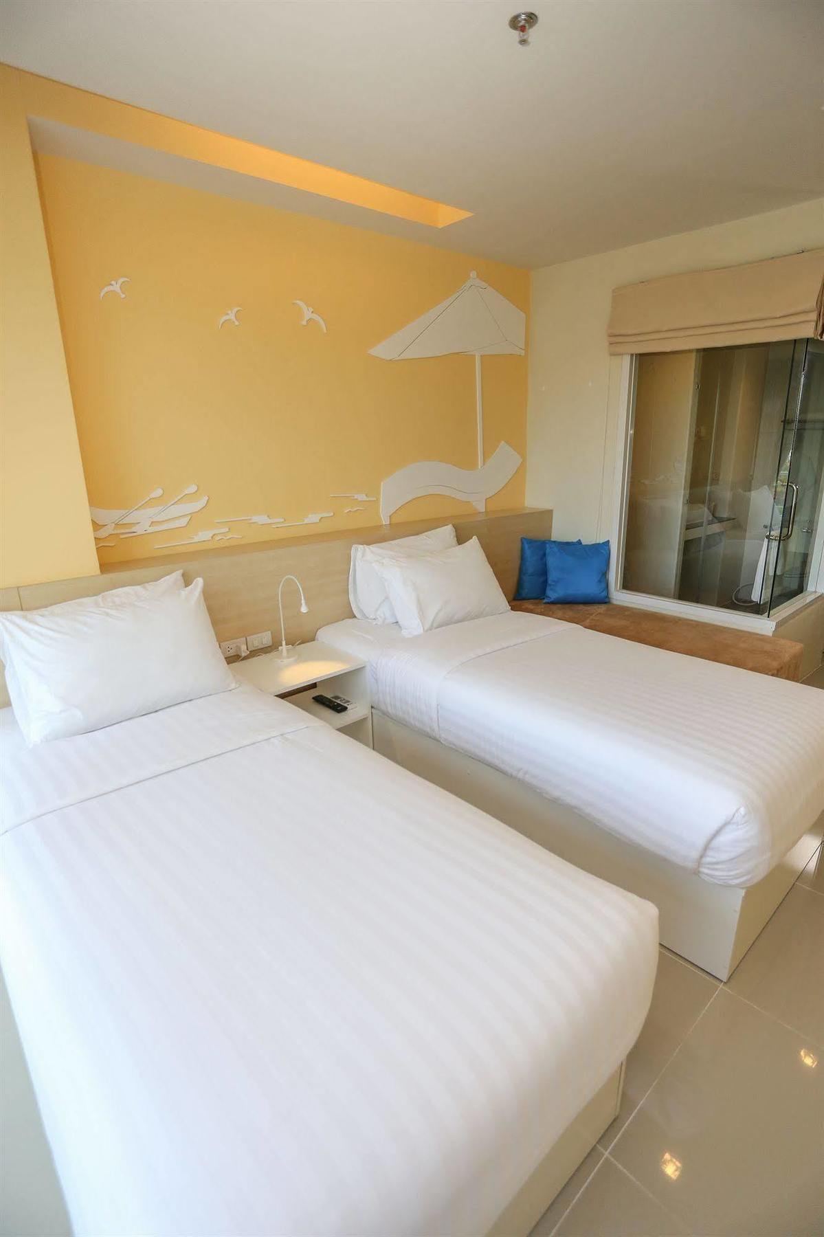 Hotel R-Con Rest Sea Pattaya Exterior foto
