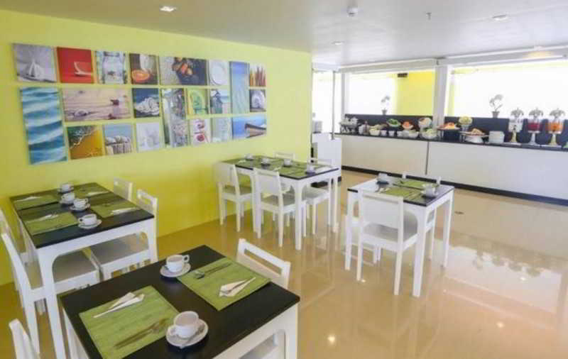 Hotel R-Con Rest Sea Pattaya Exterior foto